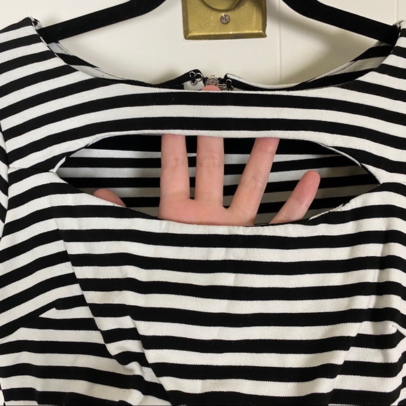 Bebe peplum cutout black & white stripes zipper xs - Picture 3 of 5